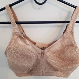 NWOT Bali 34D